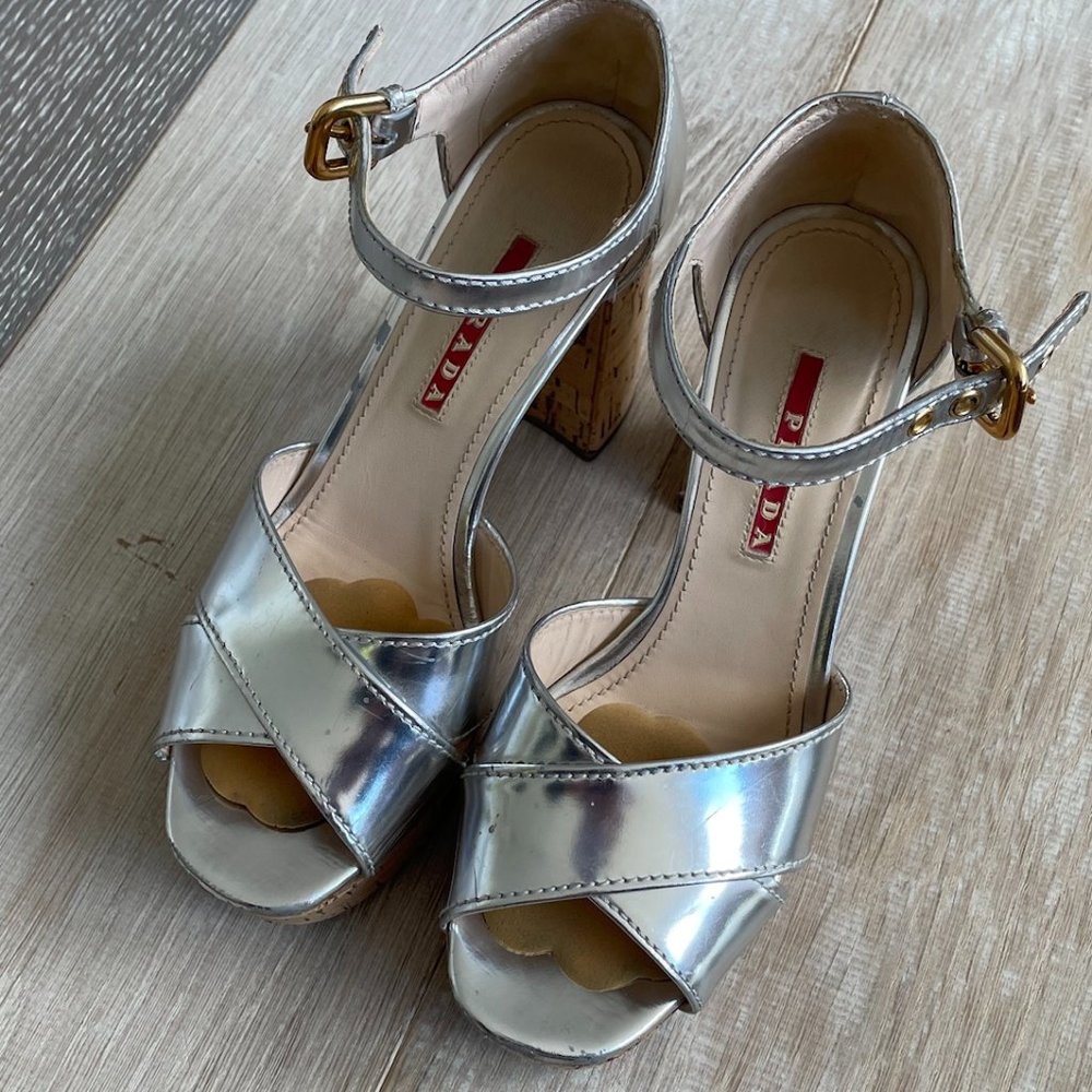 Silver Prada platform sandals with chunky heels - 70s vibe. size 6